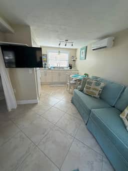 Cozy Beach Bungalow - Image 3