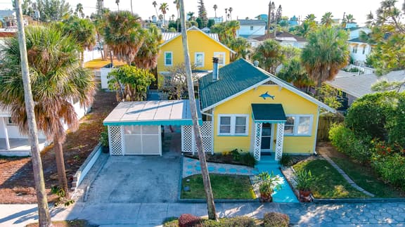 Cozy Beach Bungalow - Image 1